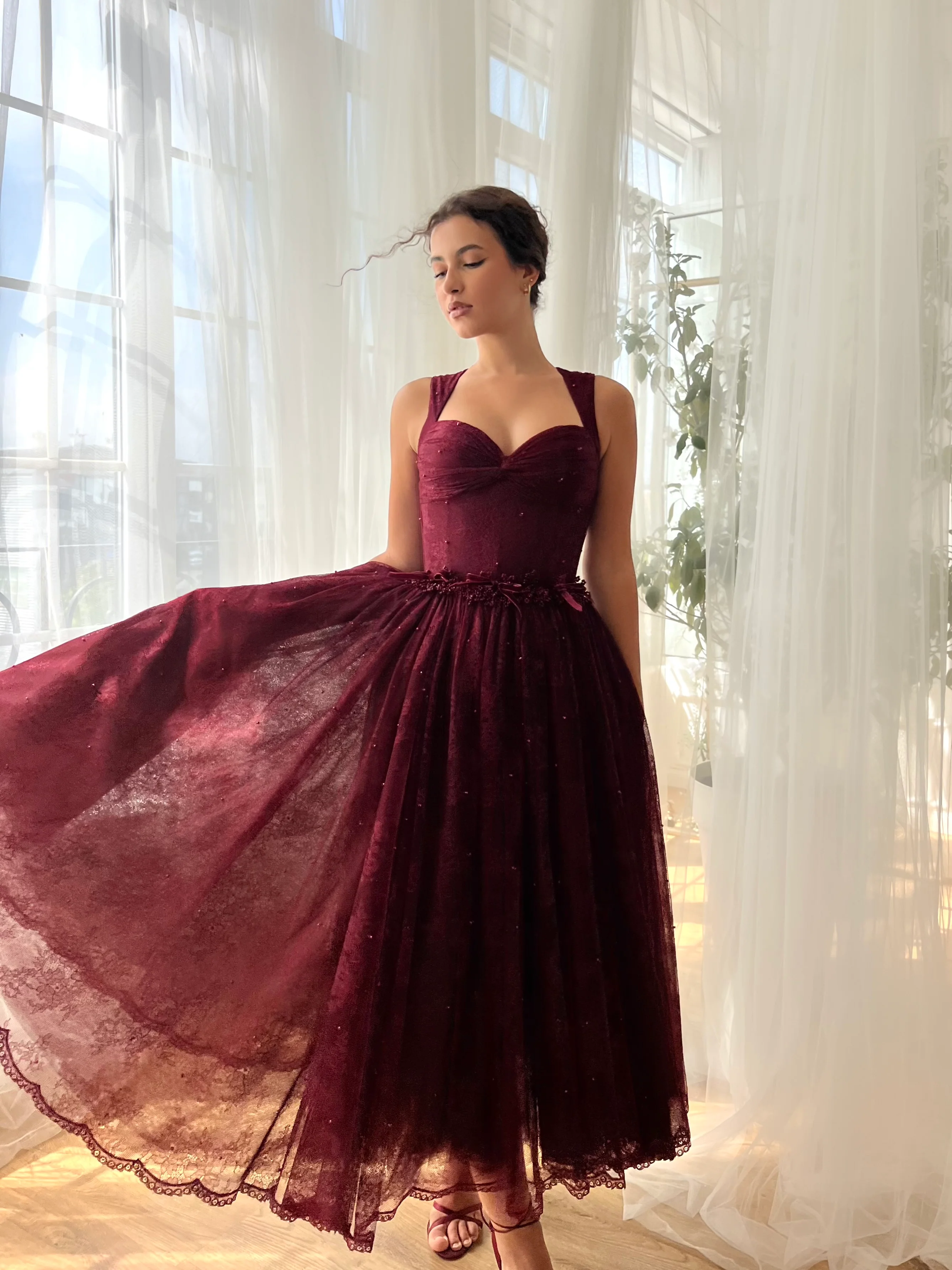 Burgundy Dantelle Midi Dress - Image 3