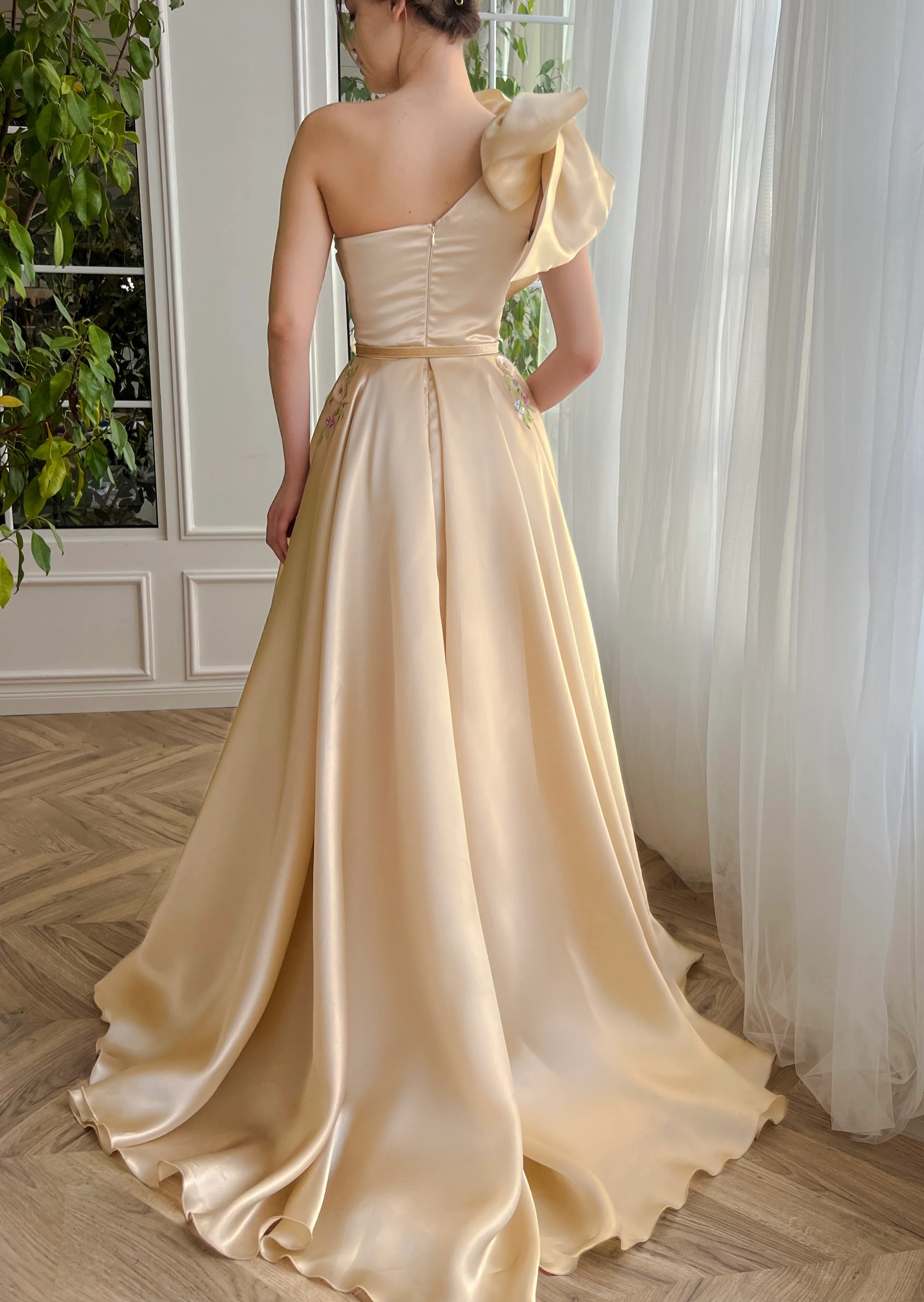 Champagne Gardenia Dress - Image 4