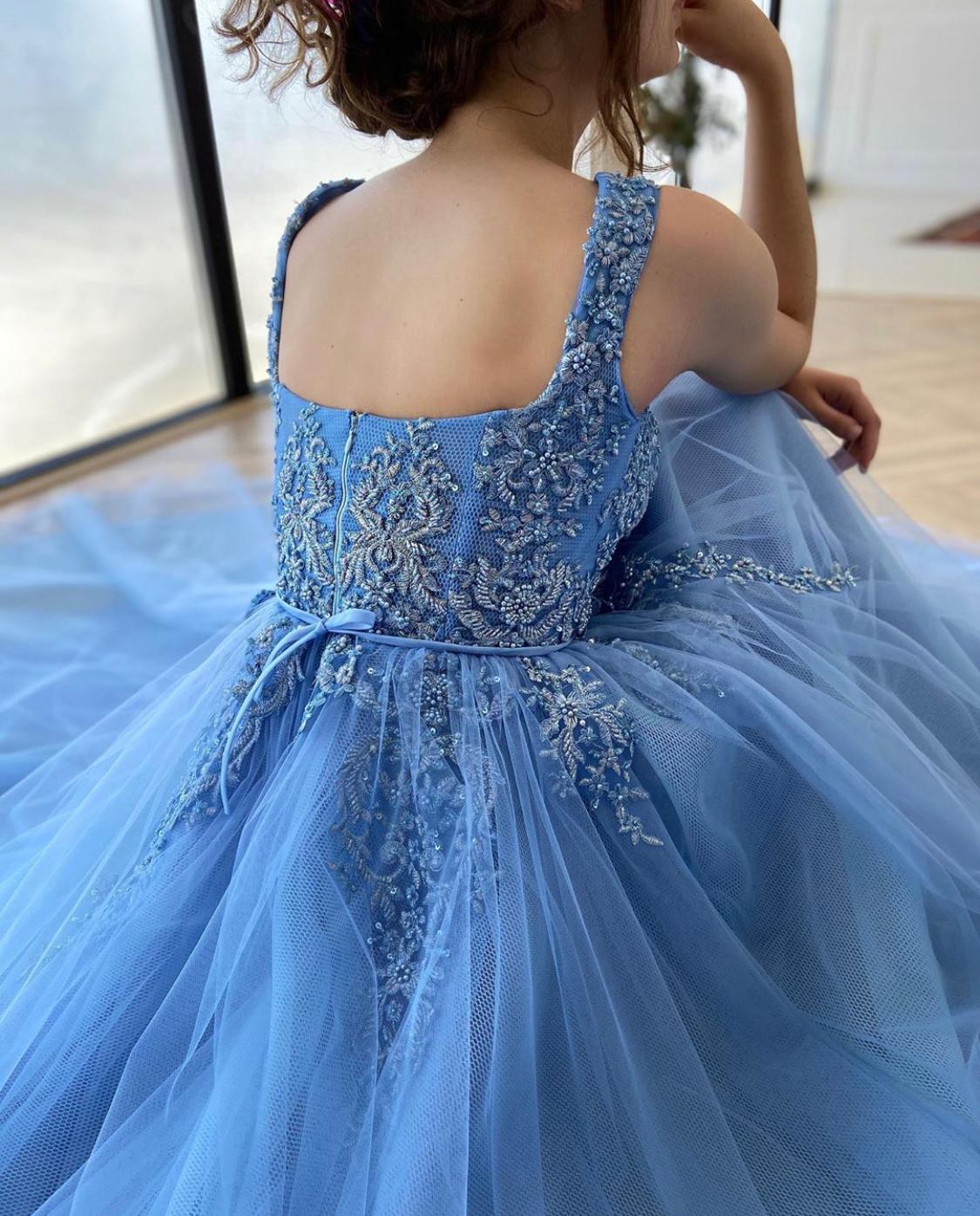 Dreamy Cerulean Laced Gown - Image 4