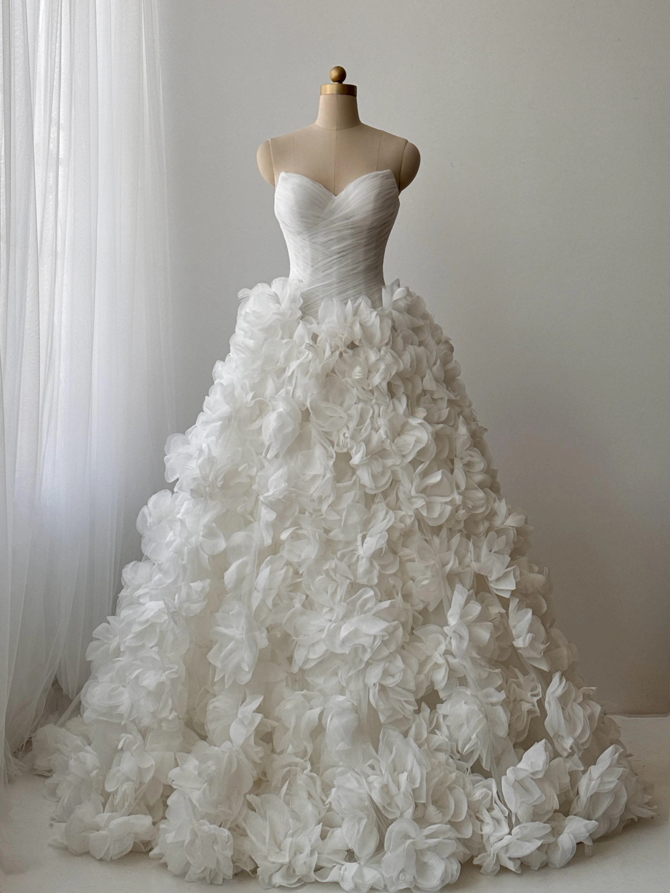 Floraison Amour Gown