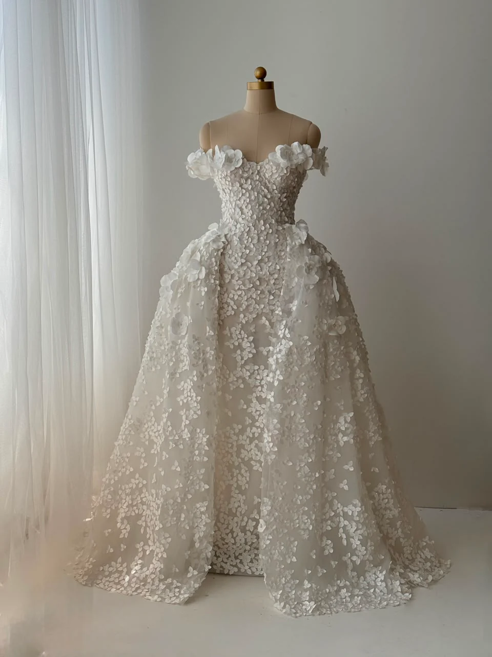 Jardin Blanc Bridal Gown