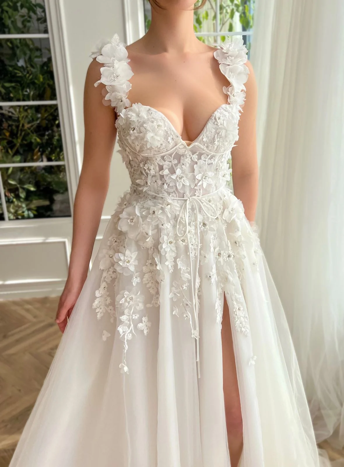 Timeless Floral Bridal Gown - Image 4