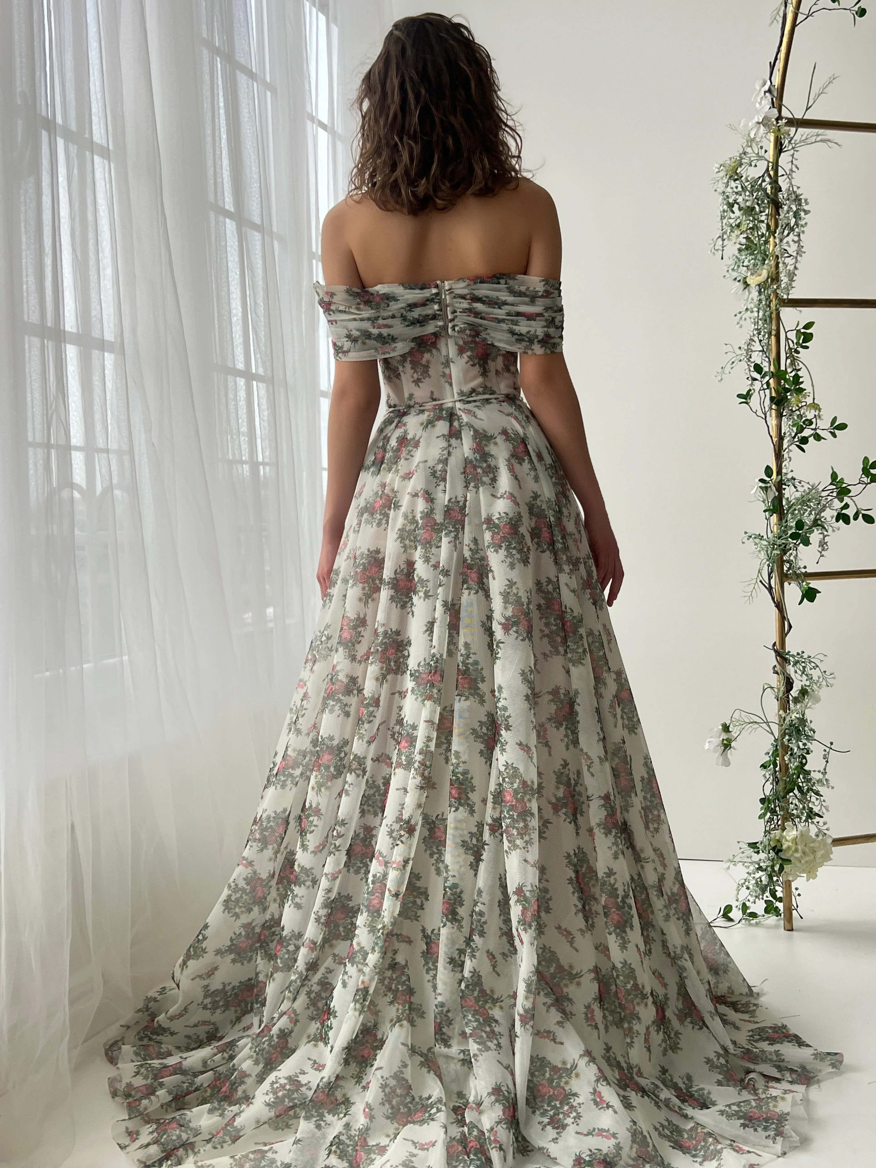 Vintage Painting of Roses Gown - Image 4